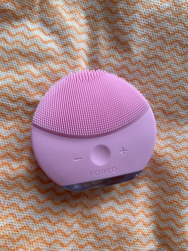 LUNA Mini 2 - Fuchsia by Foreo for Women - 1 Pc Cleansing Brush