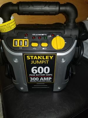 Stanley - BOOSTER STANLEY 300A JUMP Starter 600 Station de démarrage  rechargeable Moto Auto Camion - Chargeur Voiture 12V - Rue du Commerce