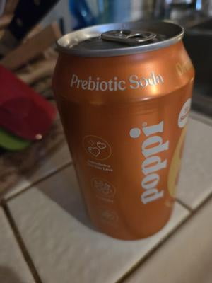ポポ Poppi Prebiotic Soda, Strawberry Lemon, Soft Drinks, Groceries