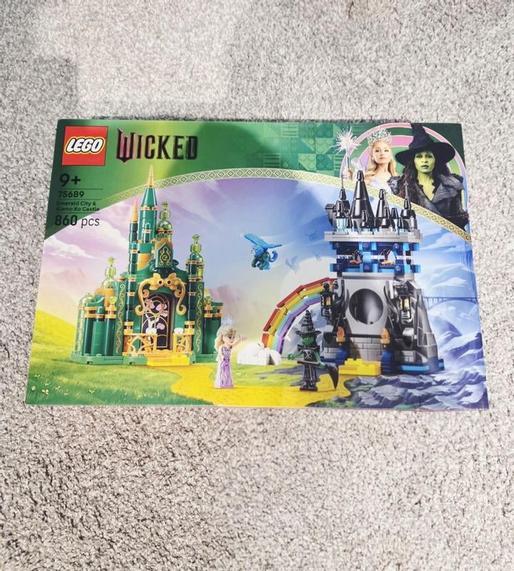 LEGO Wicked Emerald City and Kiamo Ko Castle Toy, 75689, 860