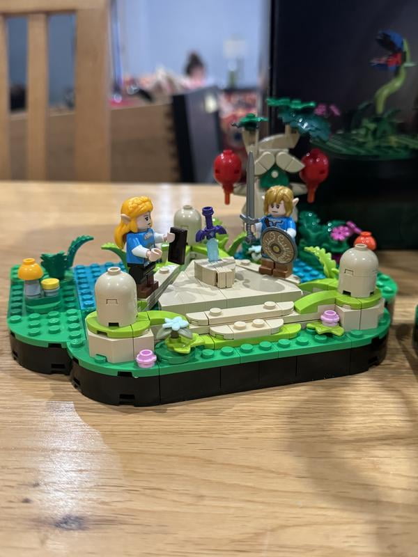 LEGO, The Legend of Zelda Great Deku Tree 2-in-1 Model Set 77092