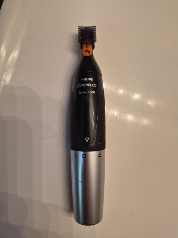 Philips Norelco Nose Trimmer 5000 NT5600/62 with Protective Guard