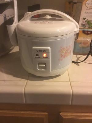 Tiger Rice Cooker 3 Cups for Sale in Kent, WA - OfferUp