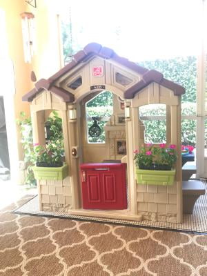 step 2 charming playhouse