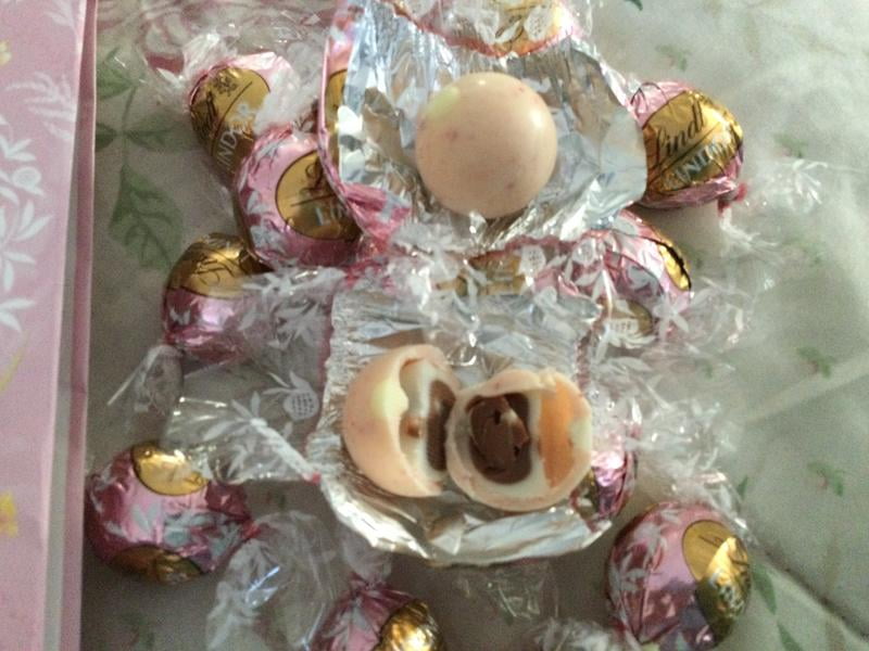 LINDOR Easter Neapolitan White Chocolate Truffles Bag 6oz