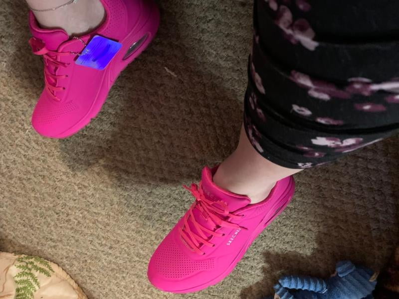 uno neon nights skechers