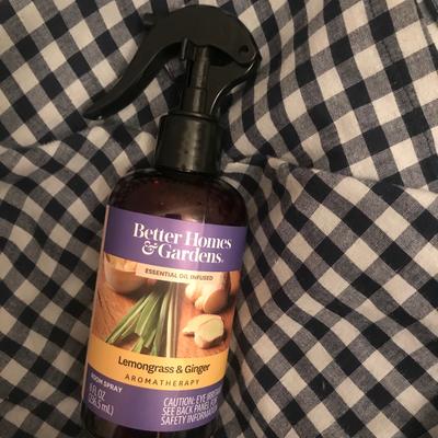 Better Homes Gardens Essential Oil Infused Room Spray Lemongrass Ginger 8oz Walmart Com Walmart Com