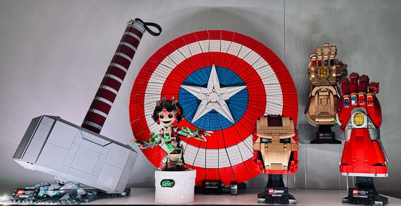 LEGO Marvel Captain America's Shield 76262, Authentic Iconic