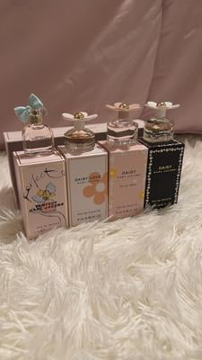 Marc Jacobs Daisyミニ香水セット 4種 セット　新品未使用 Marc Jacobs Mini Perfume Gift Set, 4 Daisy Eau de Toilette