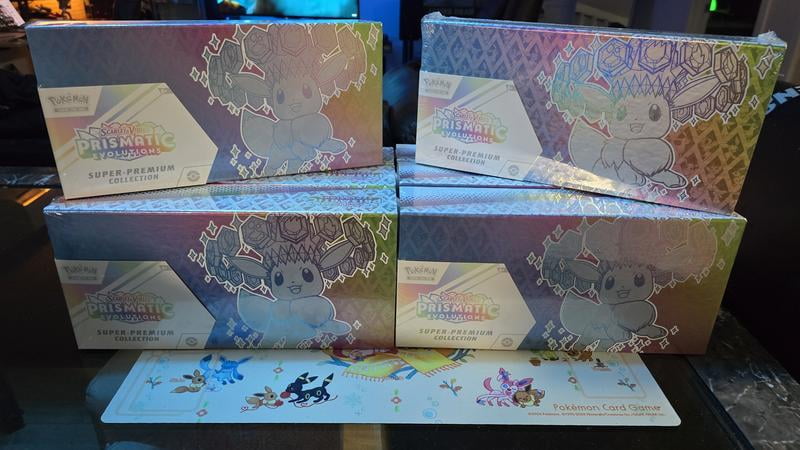 Pokémon TCG: Scarlet & Violet—Prismatic Evolutions Super-Premium