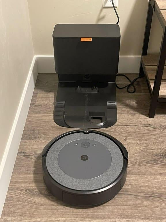 iRobot® Roomba Combo™ i5 Robot Vacuum & Mop - Walmart.com