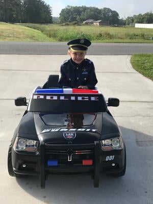 kid trax dodge charger pursuit 12v police car kt1111wm ride on