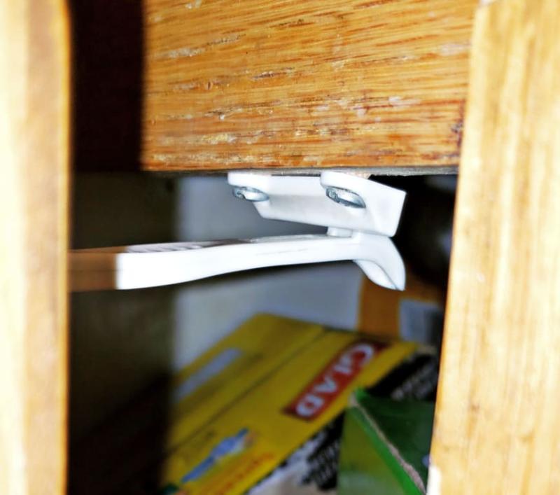 Safety 1st Childproofing Cabinet Drawer Latch White Walmart Com