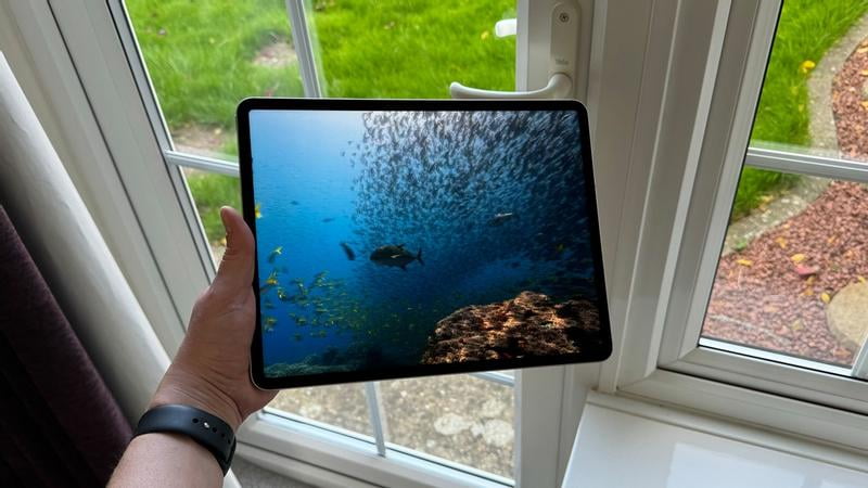 Apple 6th Gen 12.9in iPad Pro with LTE, Wi-Fi + Cellular, 1TB