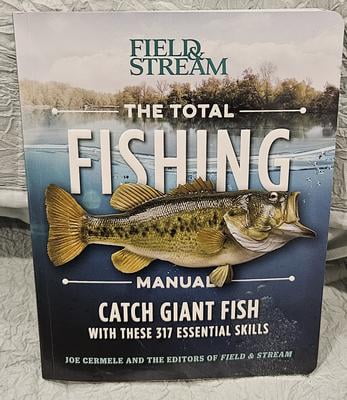 The Total Fishing Manual (Paperback Edition) : 318 Essential