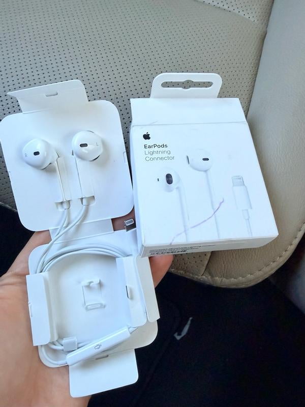 Customer reviews for Apple EarPods with Lightning Connector