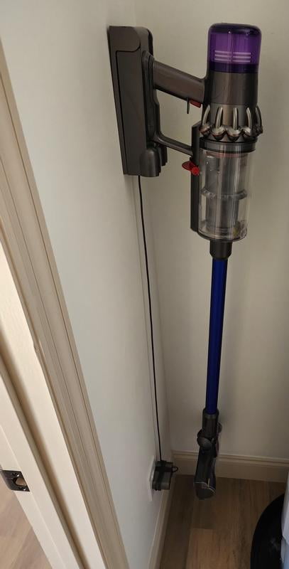 Dyson Cordless Vacuum Cleaner with Pet Hair Tools, De-tangling