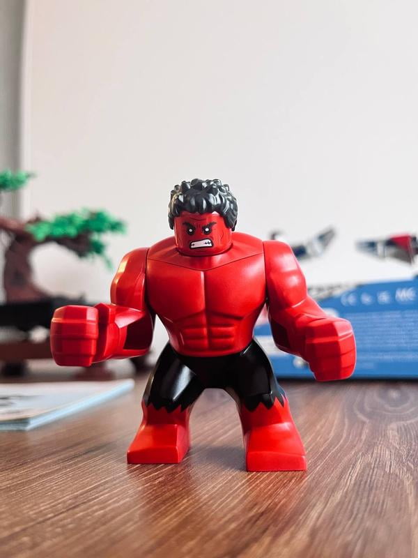 LEGO Marvel Captain America Red Hulk Battle Building Set