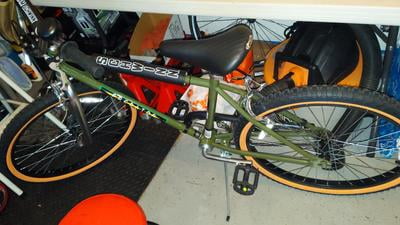 Netflix Stranger Things Lucas BMX Bike, 24-inch wheels, single