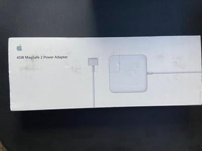 MacBookアクセサリー Apple 45W MagSafe 2 Power Adapter Apple MacBook Air Laptop Charger, 45W MagSafe 2 Power