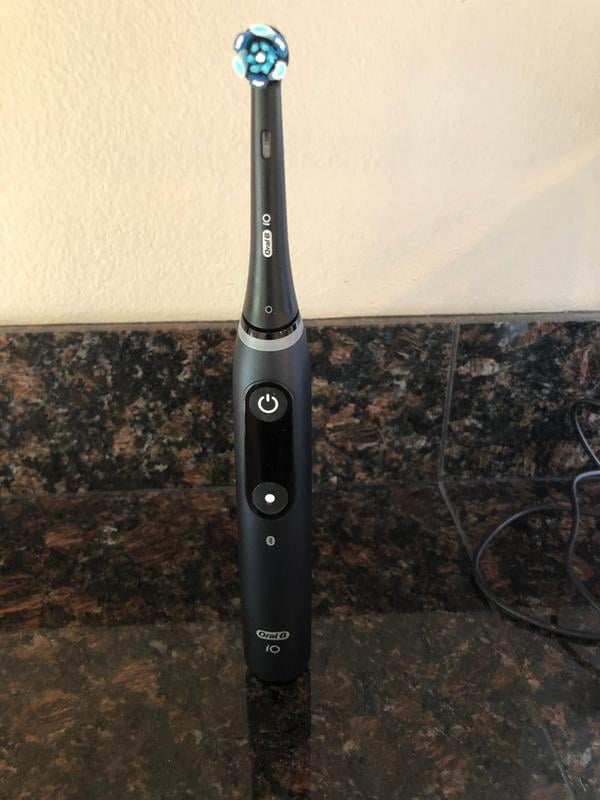 Oral-B iO Series 7 Electric Toothbrush, Sapphire Blue & White