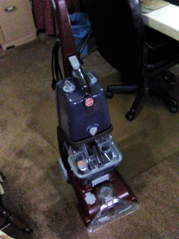 Hoover Power Scrub Deluxe Carpet Washer 