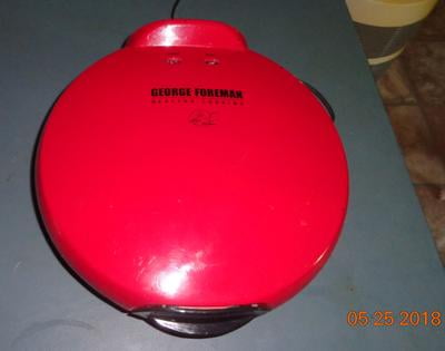 Best Buy: Black+Decker Electric Quesadilla Maker Red GFQ001-3