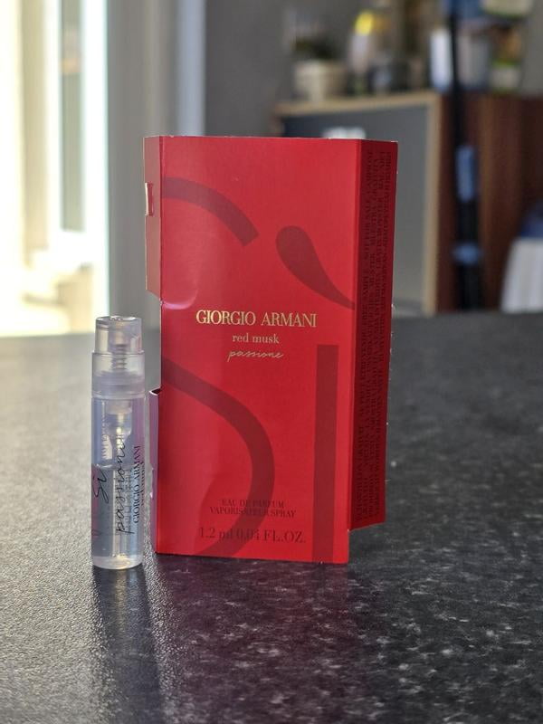 Giorgio Armani S√¨ Passione Red Musk Eau de Parfum, 3.3 Fl Oz