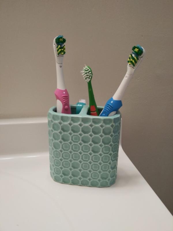 Details about   Mainstays Tooth Brush Holder Groovy Medallion/Mint 