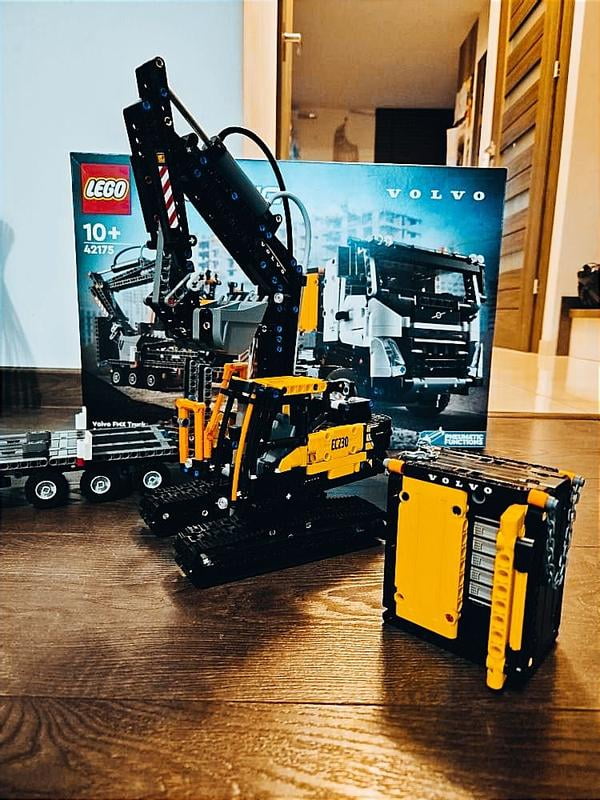 Customer reviews for LEGO Technic Volvo FMX Truck & EC230 Electric