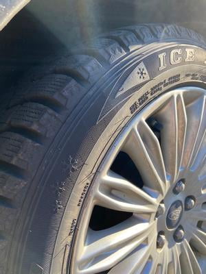 Sumitomo Ice Edge Winter Passenger Tire 225/50R17 94T, Studdable Sumitomo Ice Edge Winter Passenger Tire 225/50R17 94T, Studdable