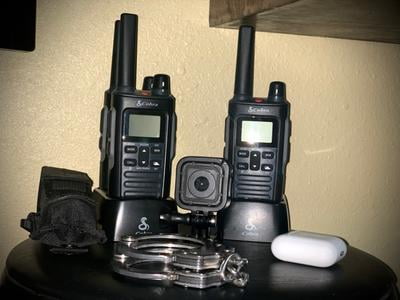 Cobra RX385 Two-Way Radios (Pair) Rugged and Water Resistant Walkie  Talkies, up to 32 mile Extended Range & 40 Channels, NOAA Weather Chanels  and