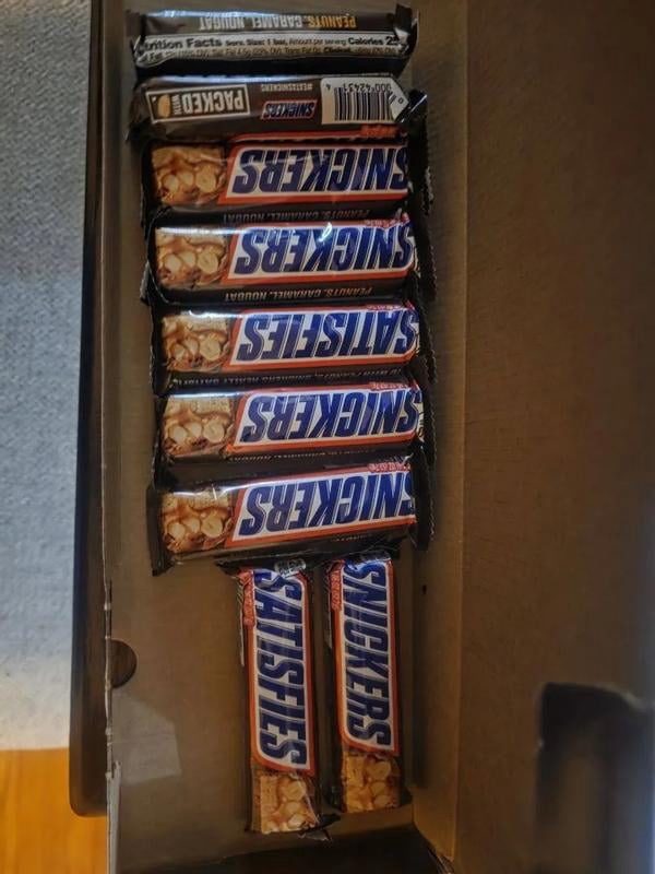 Snickers Giant Size Christmas Chocolate Candy Bar, 16 oz - Fun