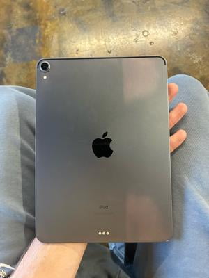 Restored Apple 11-inch iPad Pro (2018) Wi-Fi 256GB - Space Gray
