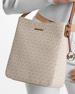 Customer reviews for Michael Kors Women's Trisha Medium Logo