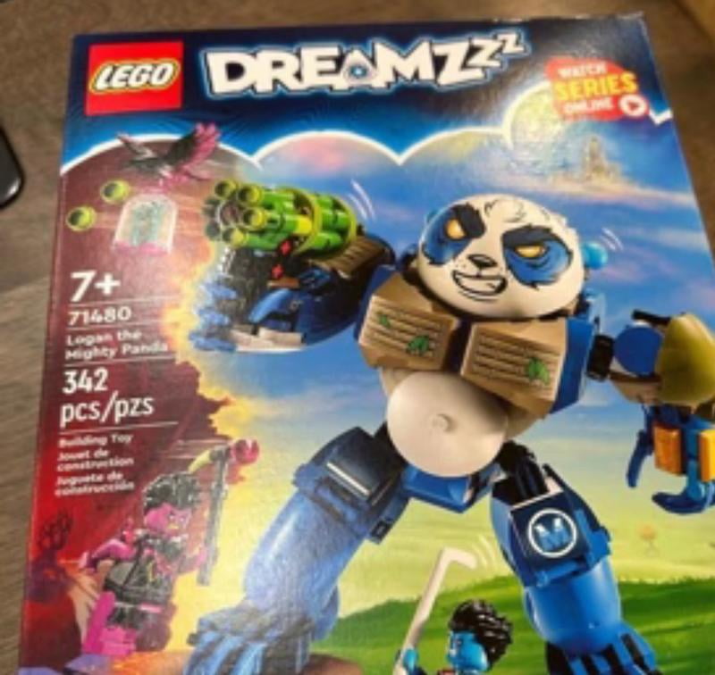 Free Shipping! LEGO DREAMZzz Logan the Mighty Panda Rebuildable