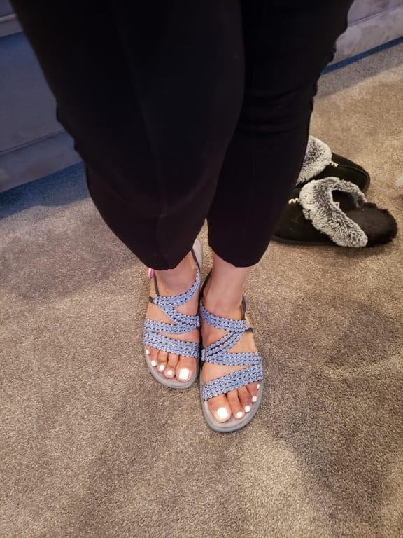 skechers reggae slim stretch appeal sandals