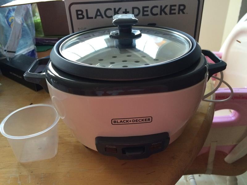  BLACK+DECKER Rice Cooker 6-Cup (Cooked) with Steaming Basket,  Removable Non-Stick Bowl, White & IR40V Textile Iron, Standard: Home &  Kitchen