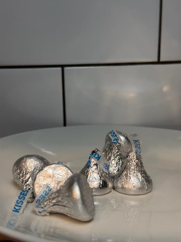 3 pack) Hershey's Kisses Solid Milk Chocolate Candy, Gift Box 7 oz