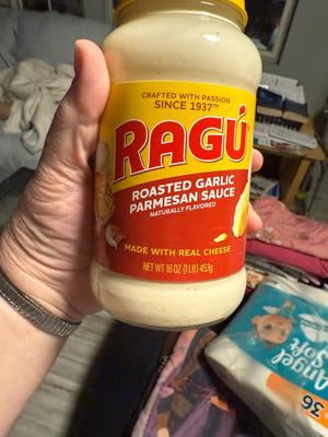 RAGÚ Roasted Garlic Alfredo White Pasta Sauce, 22 oz - Walmart.com RAGÚ Roasted Garlic Alfredo White Pasta Sauce, 22 oz - Walmart.com