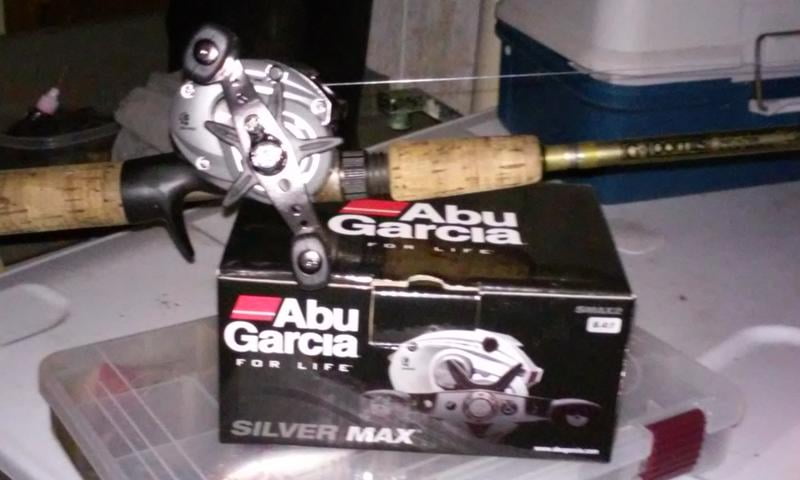 silver max baitcaster