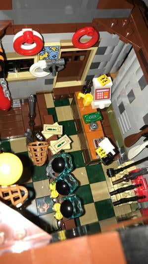 lego old fishing store 21310📈🔥 No Box