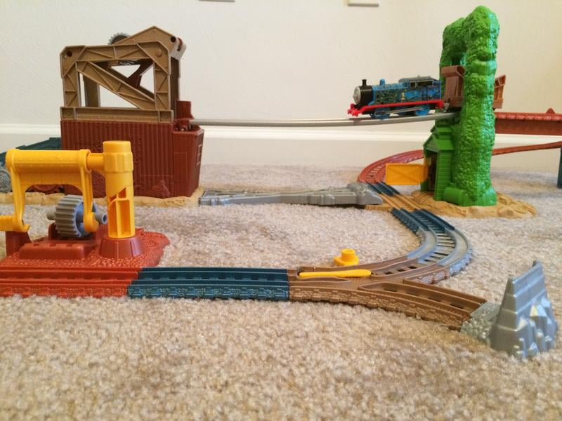 trackmaster scrapyard escape set