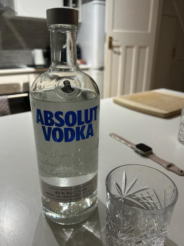 Absolut Original Vodka, 1 L Bottle, 40% ABV - Walmart.com