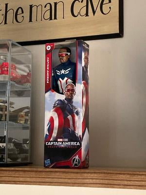 Marvel Titan Hero – Captain America 30 Cm Avec Bouclier – Film Brave New World