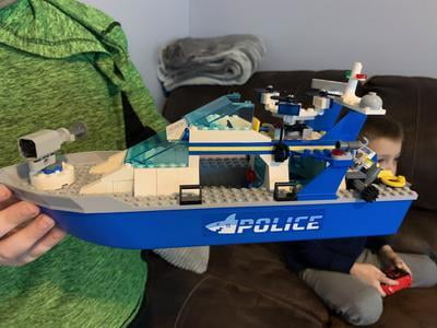 Police Patrol Boat 60277 | City | Buy online at the Official LEGO® Shop US