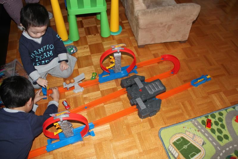  Hot Wheels Track Builder Total Turbo Takeover Set