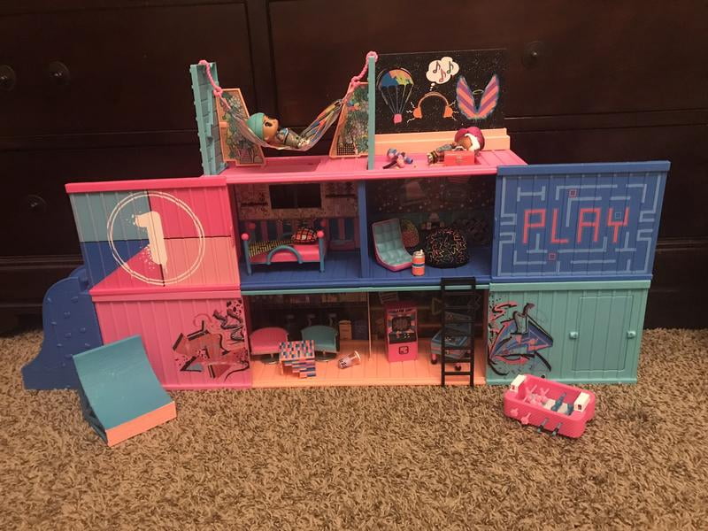 Surprise New Fashion Show Dollhouse with 40+ Accessories,