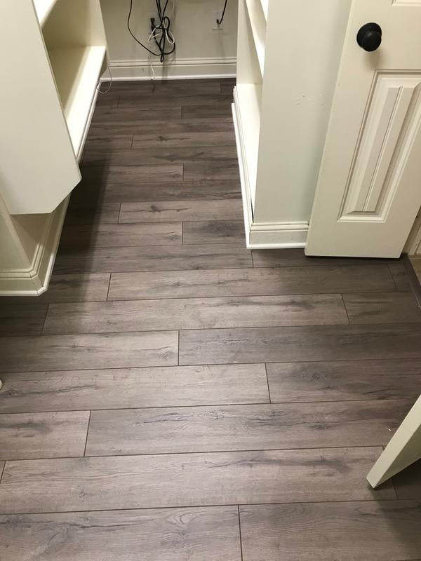 Select Surfaces Laminate Flooring Silver Oak 6 Planks 12 50 Sq Select Surfaces Laminate Flooring Silver Oak 6 Planks 12 50 Sq Ft Com
