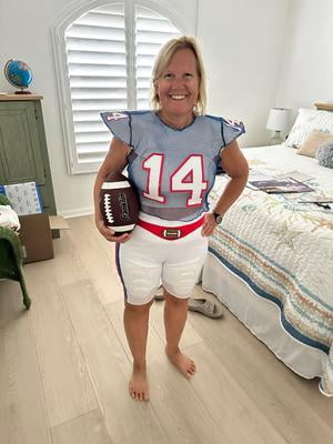 chinese dress ladies Couples Ladies & Mens Cheerleader American Football Quarterback Sports Fancy  Dress Costumes Outfits (Mens Large & Ladies UK 8-10): Buy Online at Best  Price in UAE